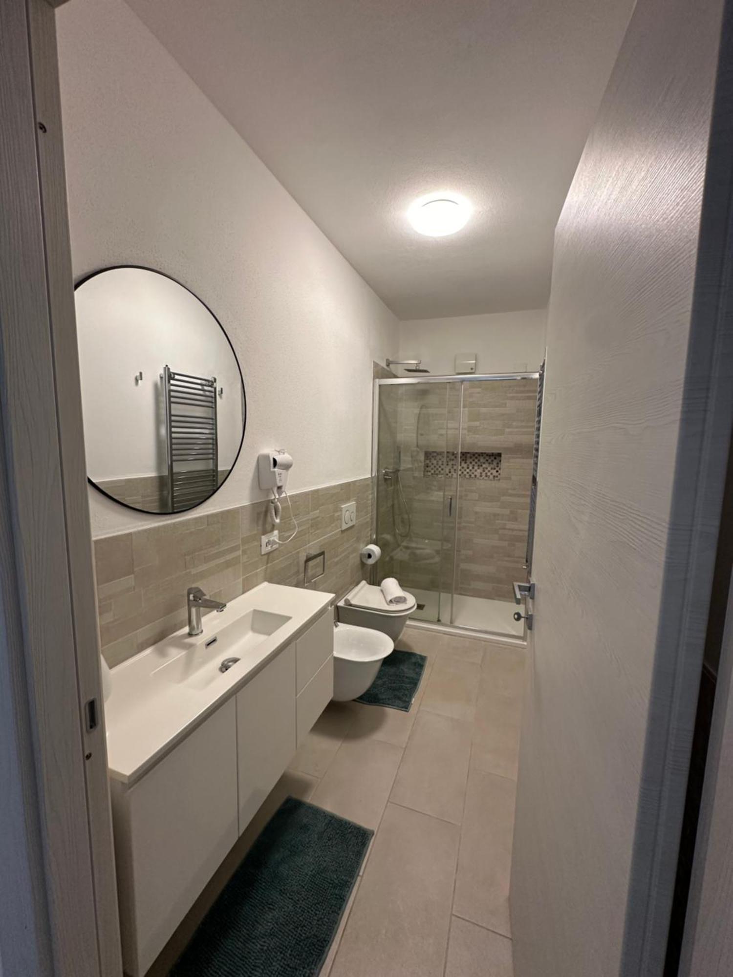 Beautiful With Swimming Pool Apartment *