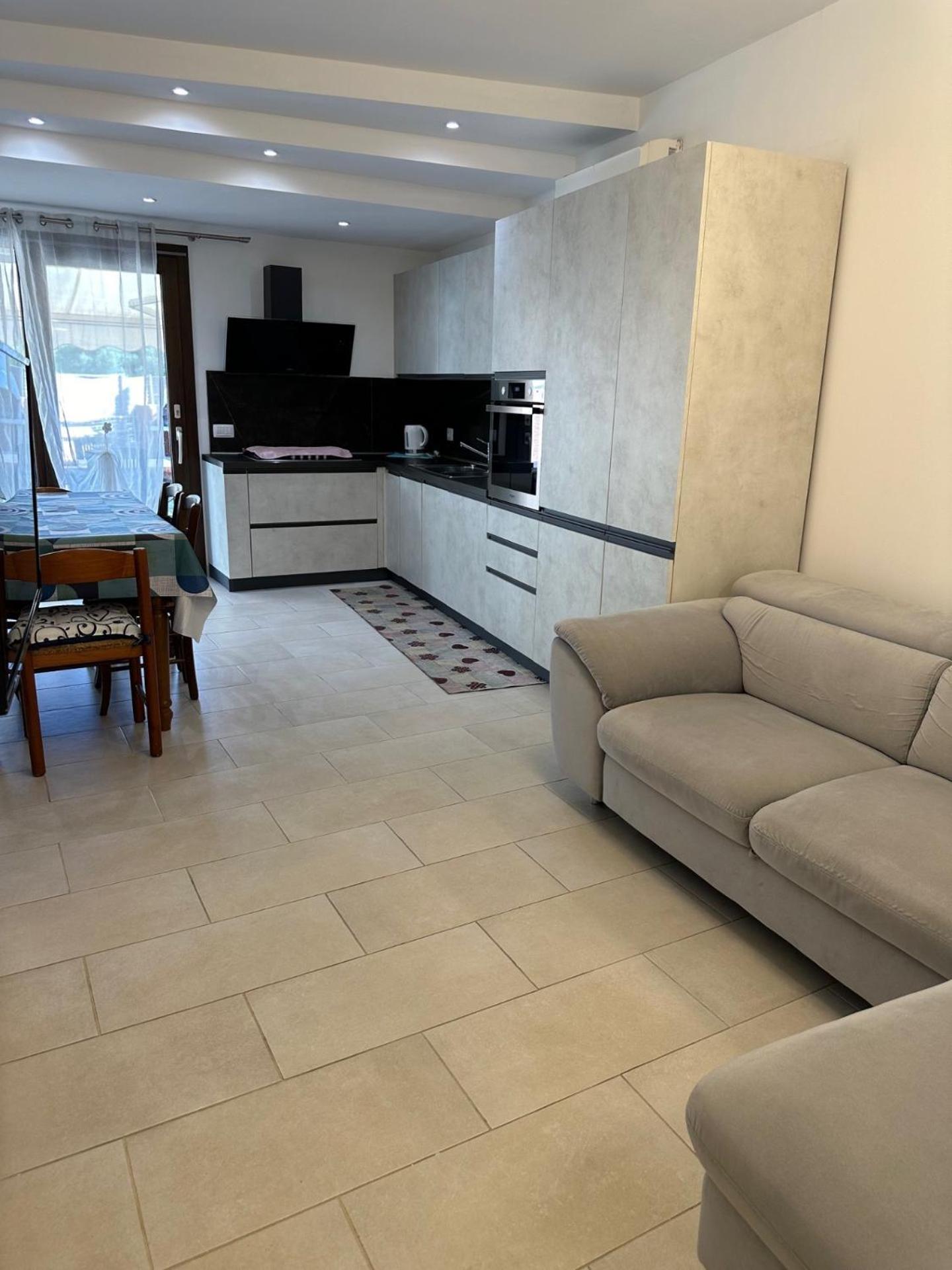 Beautiful With Swimming Pool Apartment *